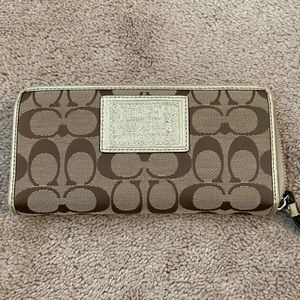 Coach Signature Accordion Zip Wallet in Khaki